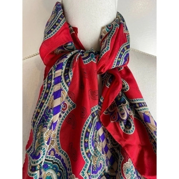 Oscar De La Renta • Red Paisley Silk Fashion Scarf - Picture 2 of 5